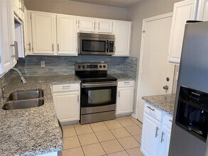 18159 Whispering Gables Ln in Dallas, TX - Foto de edificio - Building Photo