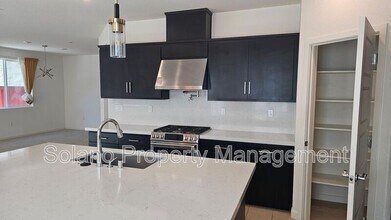 1317 Essence Ln in Fairfield, CA - Building Photo - Building Photo