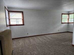 418 Sherry St-Unit -UNIT6 in Neenah, WI - Foto de edificio - Building Photo