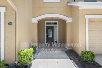 5260 Collins Rd in Jacksonville, FL - Building Photo - Building Photo