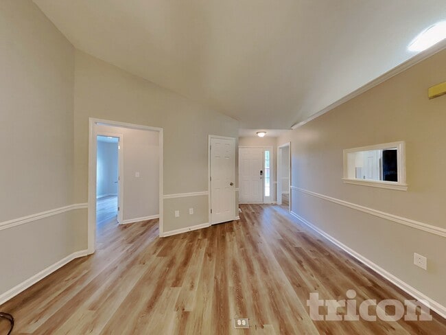 1113 Dunwoody Dr in Simpsonville, SC - Foto de edificio - Building Photo