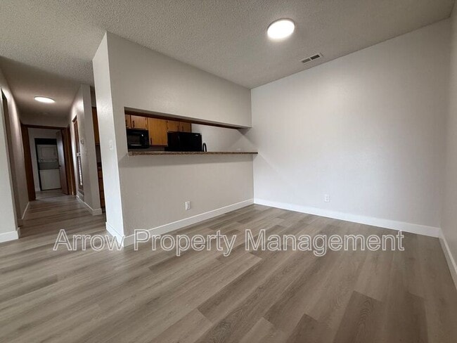 2330 N 44th St in Lincoln, NE - Foto de edificio - Building Photo