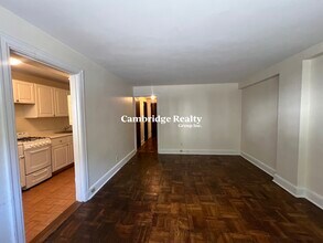 32 Highland St, Unit 36A in Cambridge, MA - Building Photo - Building Photo