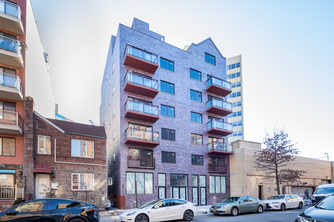 97-30 64th Ave in Rego Park, NY - Building Photo