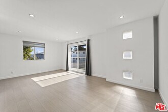 712 Pacific St in Santa Monica, CA - Foto de edificio - Building Photo