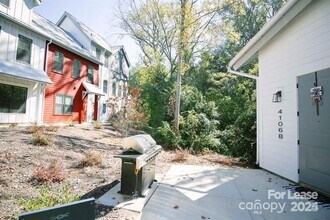 2925 Commonwealth Ave in Charlotte, NC - Building Photo - Building Photo