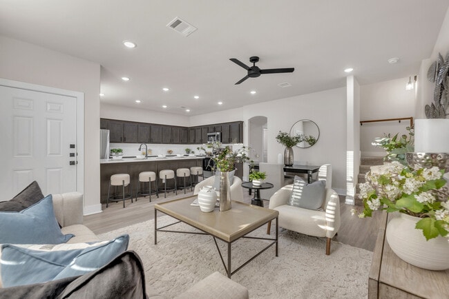 The Barracks Townhomes in College Station, TX - Foto de edificio - Building Photo