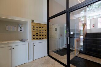 2456 Massachusetts Ave in Cambridge, MA - Building Photo - Building Photo