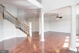 2150 Chestnut Ln in Frederick, MD - Building Photo