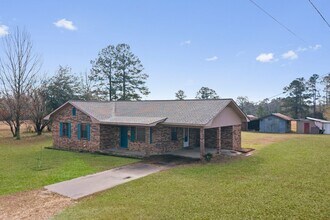 373 Chill Churchwell Loop in Lucedale, MS - Building Photo - Building Photo