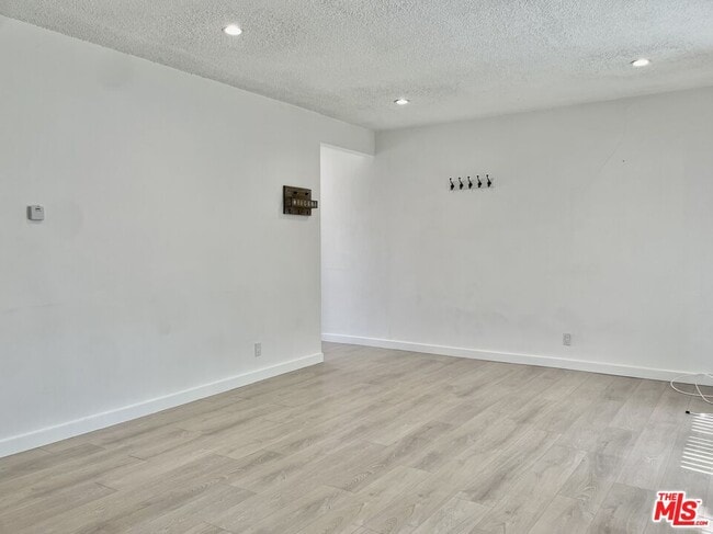 629 Hardin Dr in Inglewood, CA - Building Photo - Building Photo