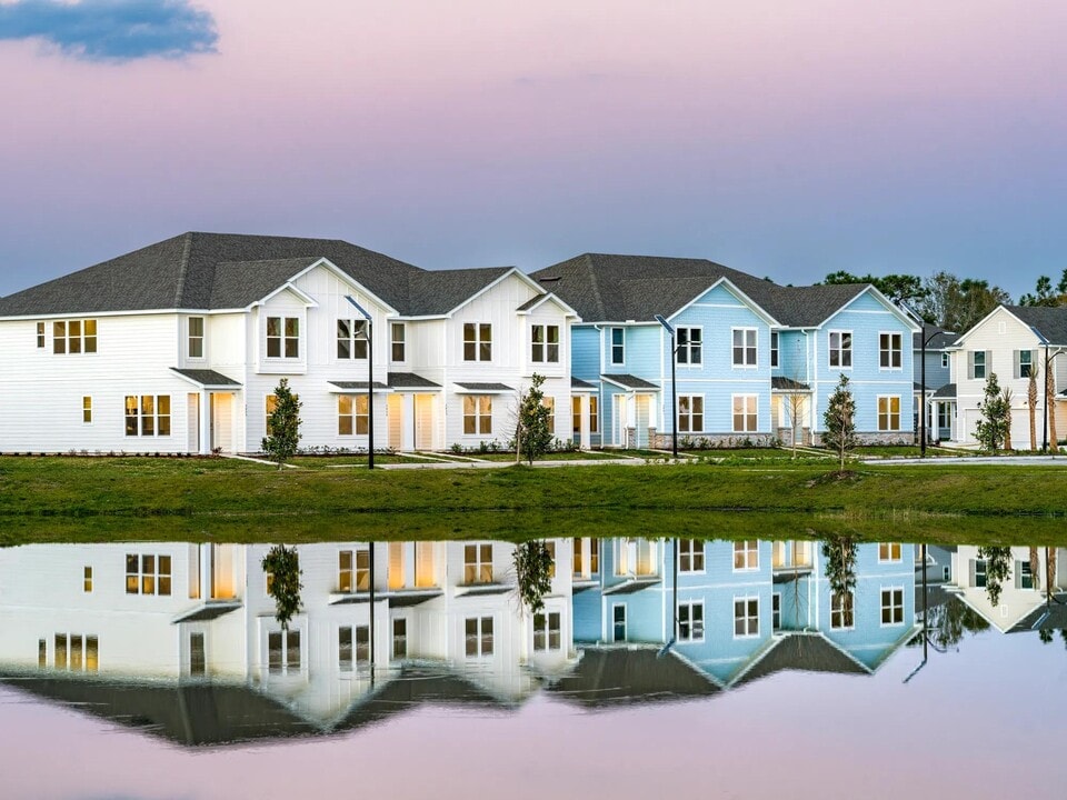 Amavi Kissimmee in Kissimmee, FL - Foto de edificio