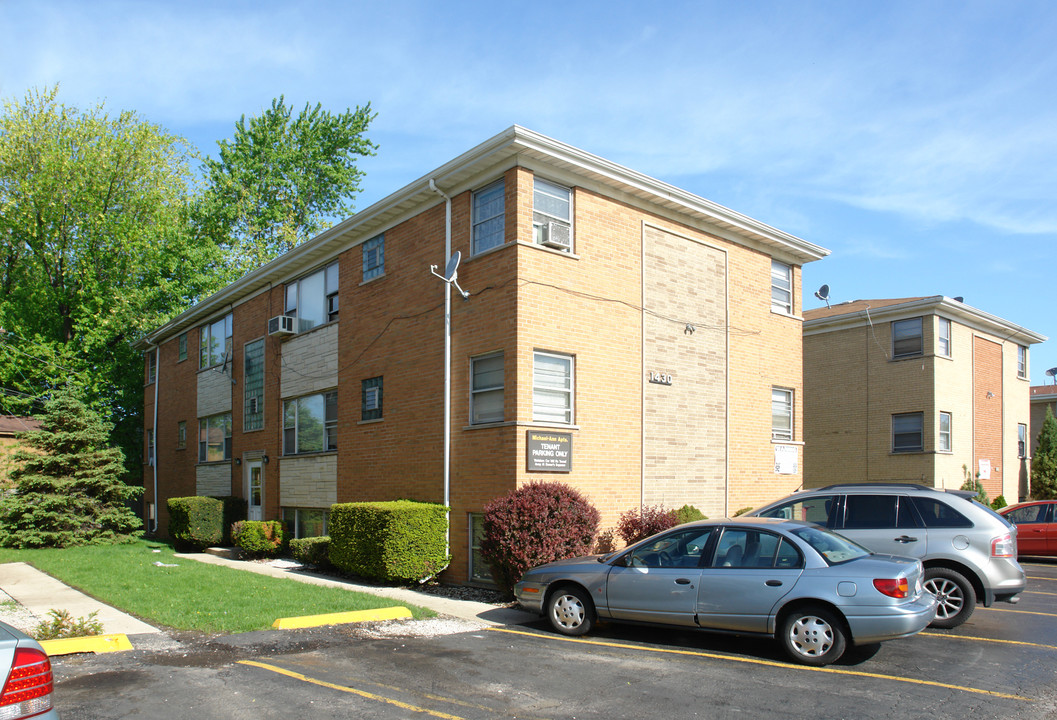 Michael-Ann Apartments in Melrose Park, IL - Building Photo