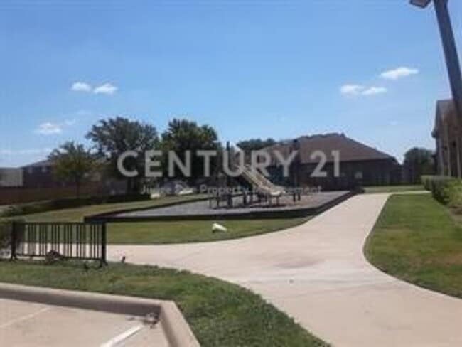 4021 Foxhound Ln in Fort Worth, TX - Building Photo - Building Photo