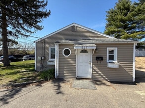 627 Mola Blvd in Elmwood Park, NJ - Building Photo - Building Photo