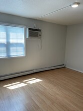 515 E Burlington St, Unit 11 in Iowa City, IA - Building Photo - Building Photo