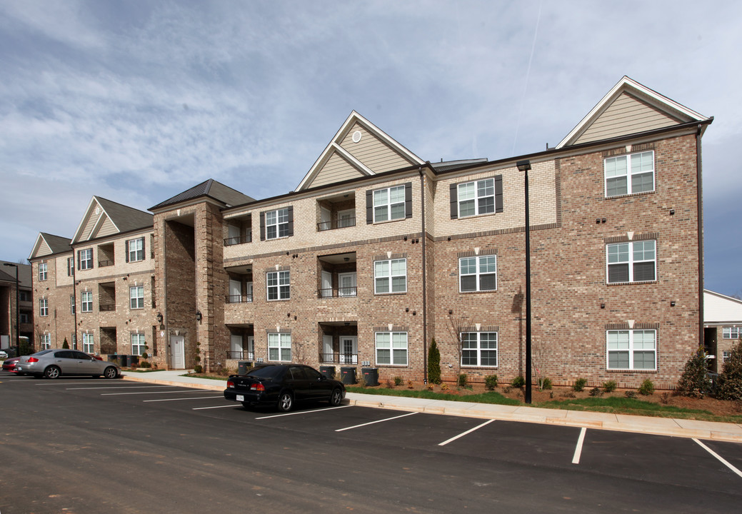 Wendover at Meadowood Phase II in Greensboro, NC - Building Photo