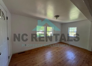 2214 Noahtown Rd in Thomasville, NC - Building Photo - Building Photo