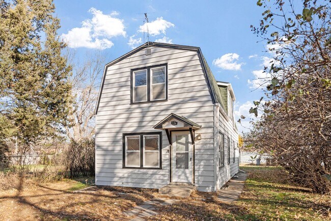 5106 N Queen Ave in Minneapolis, MN - Building Photo - Building Photo