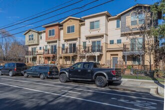 Poetry Garden Townhomes in Concord, CA - Building Photo - Building Photo