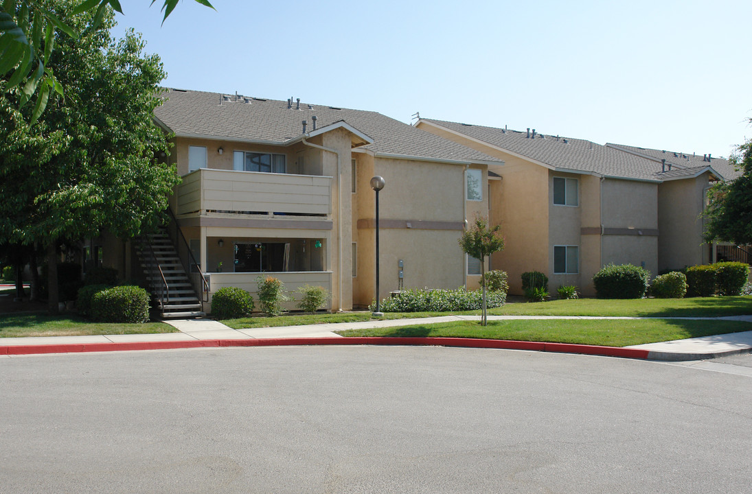 Pineview Apartments in Bakersfield, CA - Foto de edificio