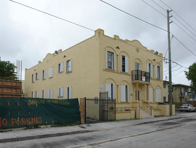 1026 SW 4th St in Miami, FL - Building Photo - Building Photo