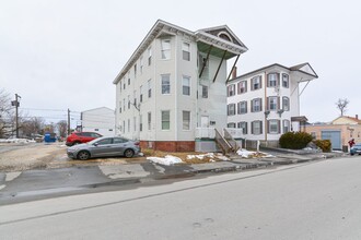 132 Dewey St in Worcester, MA - Foto de edificio - Building Photo