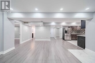 20 Driscoll Dr in Ajax, ON - Building Photo - Building Photo