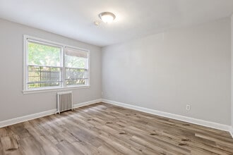 3320 11th Pl SE, Unit 201 in Washington, DC - Building Photo - Building Photo