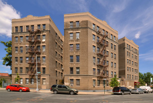 Westchester Square Apartments