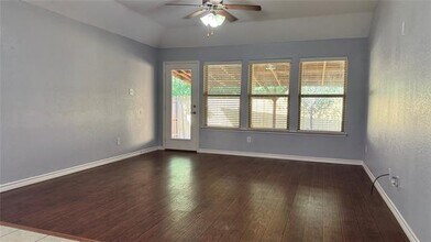 5922 Harbor Glen Dr in Dallas, TX - Building Photo - Building Photo