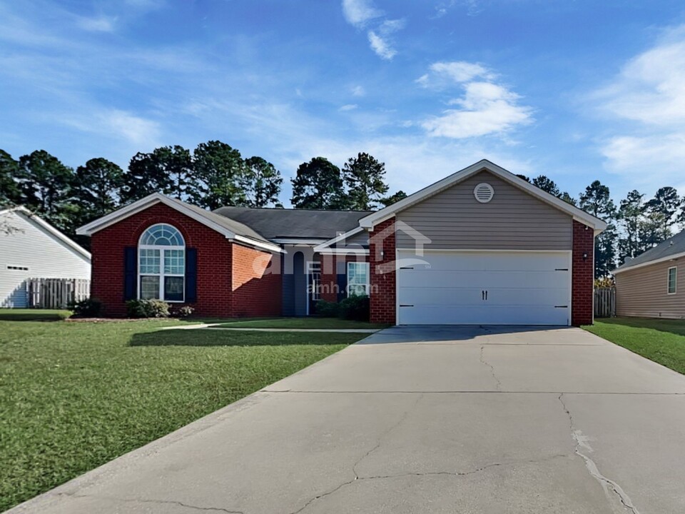 186 Willow Point Cir in Pooler, GA - Foto de edificio