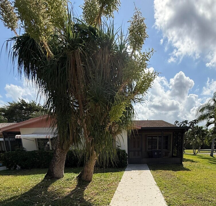 14464 Campanelli Dr in Delray Beach, FL - Building Photo