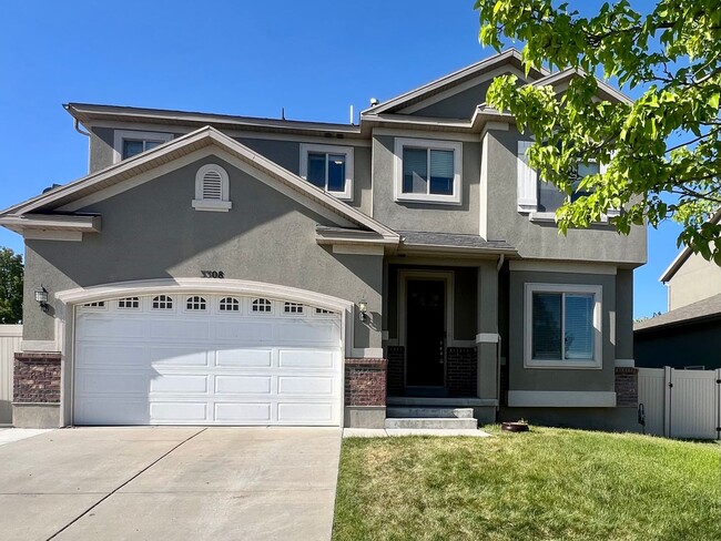 property at 3308 W Sanborn Dr