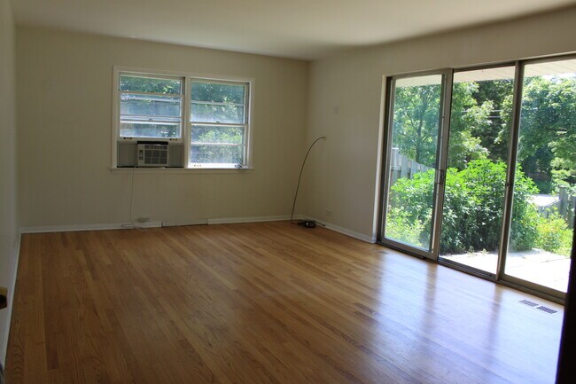 3300 Park Pl in Evanston, IL - Building Photo - Building Photo