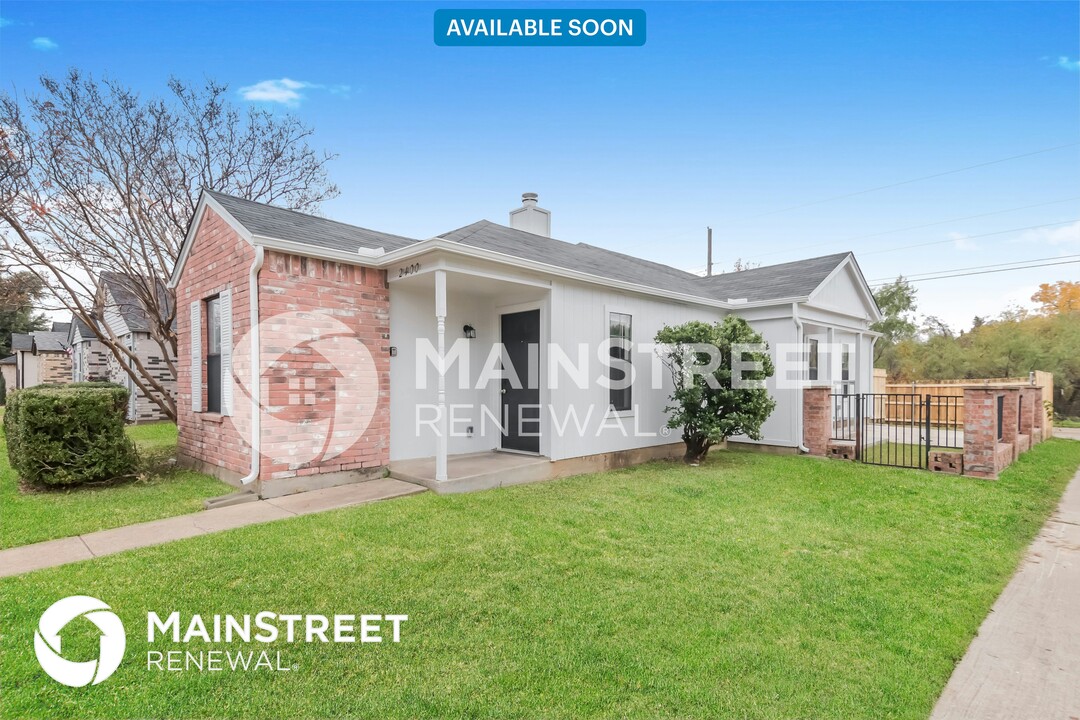 2400 Markland St in Irving, TX - Building Photo