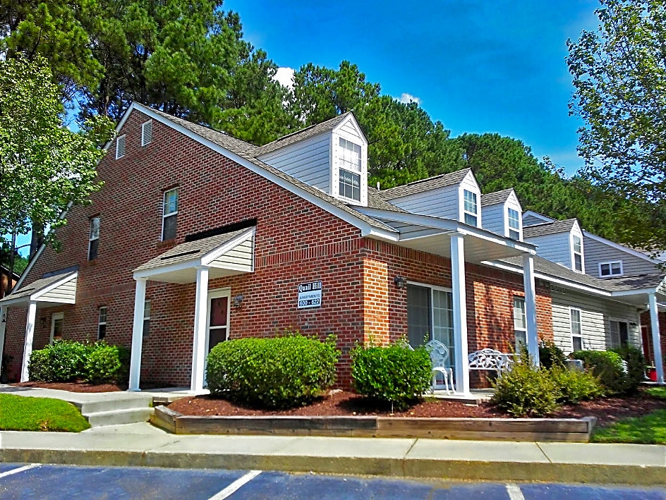 Quail Hill and Manchester Apartments of Fu... in Fuquay Varina, NC - Foto de edificio