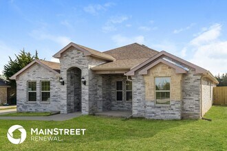 1906 Uhl Rd in Glenn Heights, TX - Building Photo - Building Photo