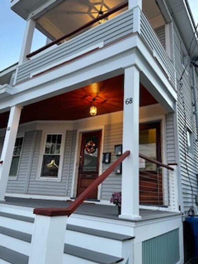 66 Exeter St-Unit -Third Floor in Portland, ME - Building Photo - Building Photo