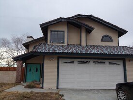 21235 Windsong St in California City, CA - Building Photo