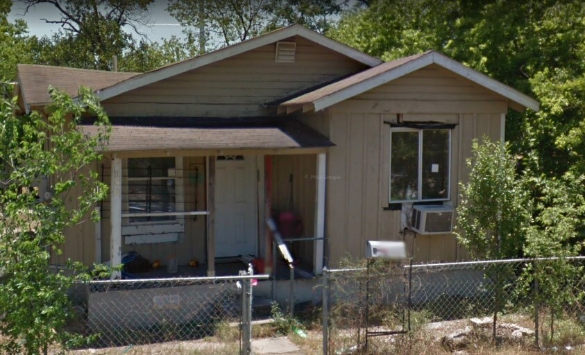 1108 Rivas St in San Antonio, TX - Building Photo