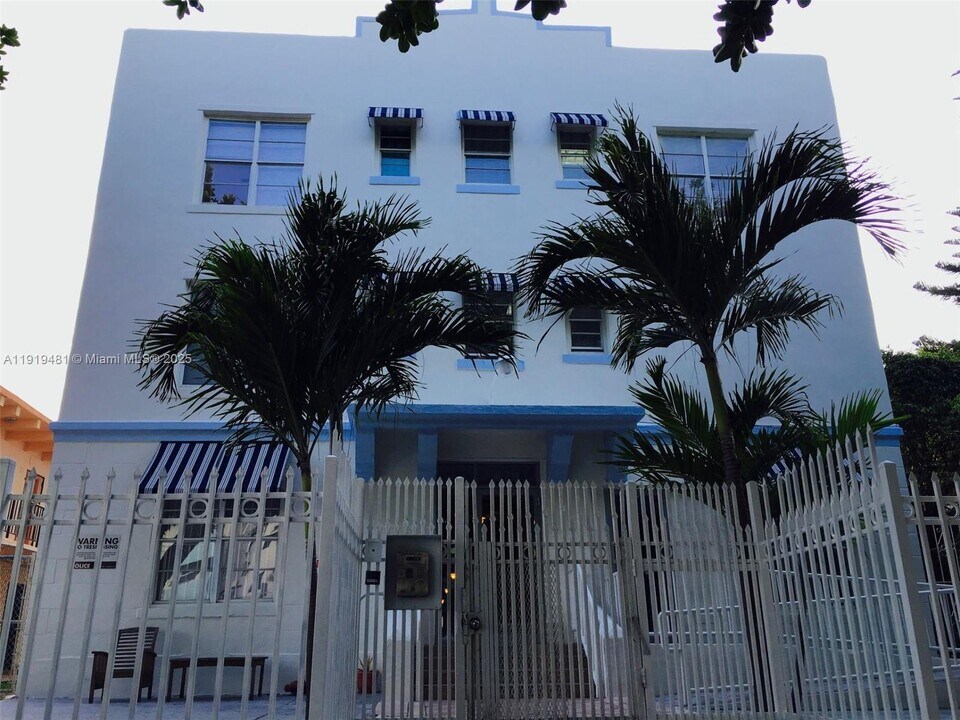 820 Meridian Ave in Miami Beach, FL - Building Photo