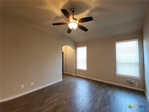 1115 Creekside Orchard in New Braunfels, TX - Foto de edificio - Building Photo