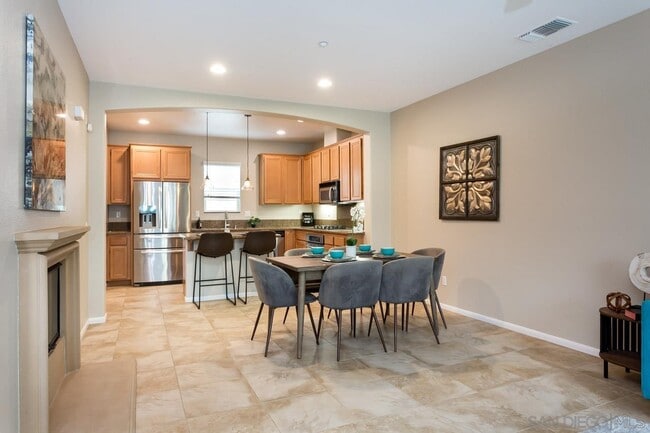 16925 Vasquez Way in San Diego, CA - Building Photo - Building Photo