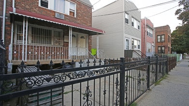 773 Logan St in Brooklyn, NY - Building Photo - Building Photo