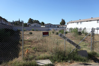 Laurel Street Apartments in Lakeside, CA - Building Photo - Building Photo