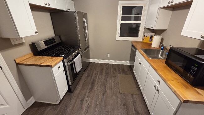 7318-7320 Wakefield Ave in Cleveland, OH - Foto de edificio - Building Photo