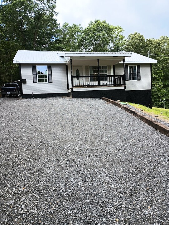 455 Highland Dr in Dunlap, TN - Building Photo