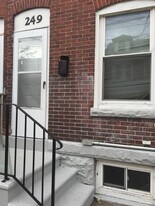 249 Grand St in Trenton, NJ - Building Photo