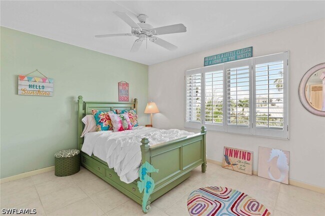 property at 1930 Gulf Shore Blvd N